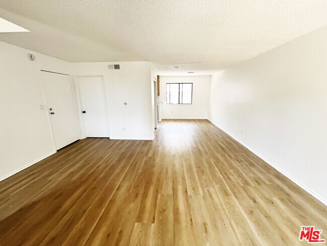 Foto del edificio - 4180 Marlton Ave
