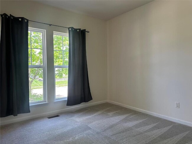 Building Photo - 208 Madison Park Dr