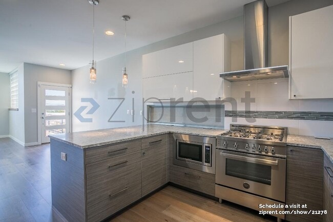 Building Photo - 1409 19th Ave