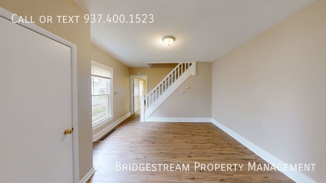 Building Photo - 2 Bedroom, 2 Bath Duplex with Detached Gar...