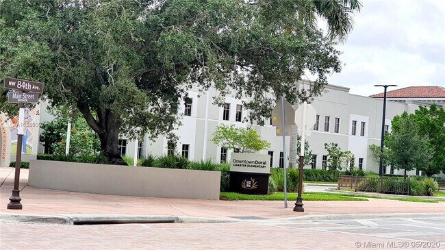 Foto del edificio - 5350 NW 84th Ave