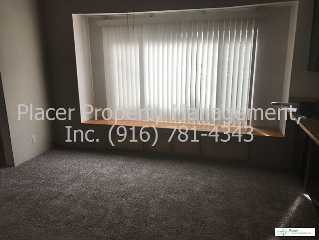 Building Photo - 2828 43rd St