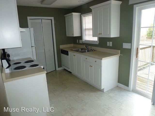 Building Photo - 710 Golden Bell Dr