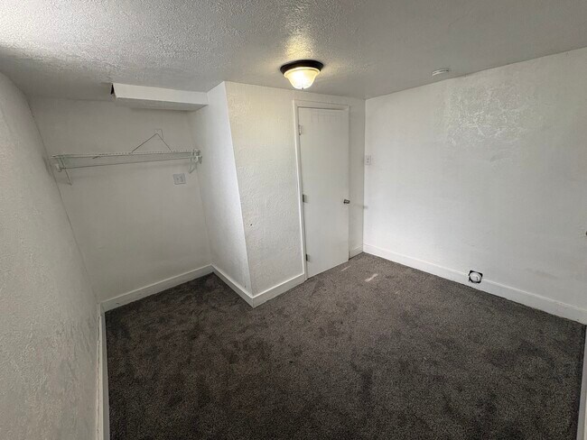 Foto del edificio - 1522 Hall Ave
