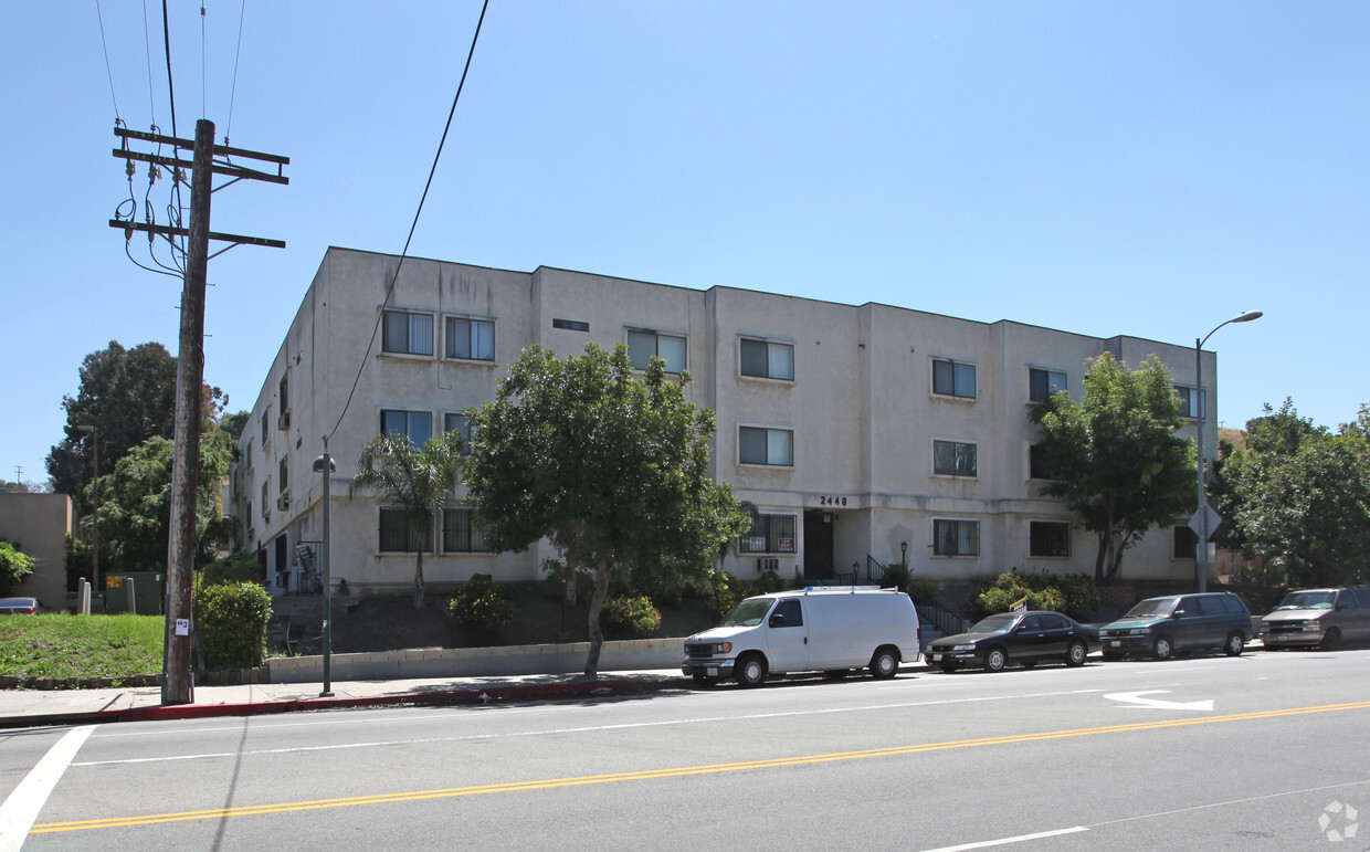 Primary Photo - Eastern Manor Apts