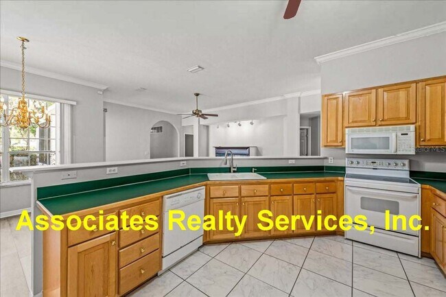 Foto del edificio - Turkey Creek-Three Bedroom - Two Bath 1560 sf