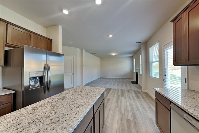 Building Photo - 265 Bloomfield Cir
