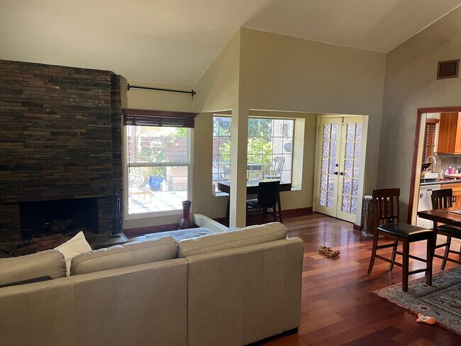 Foto del edificio - 2433 San Jacinto Ct