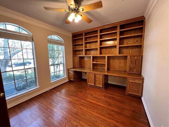Foto del edificio - 4831 Hillswick Dr