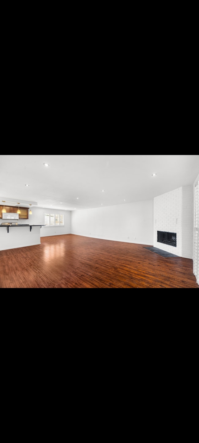 Building Photo - 11100 Acama St