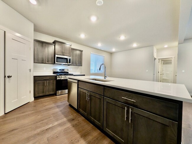 Building Photo - 8912 SW Choke Cherry