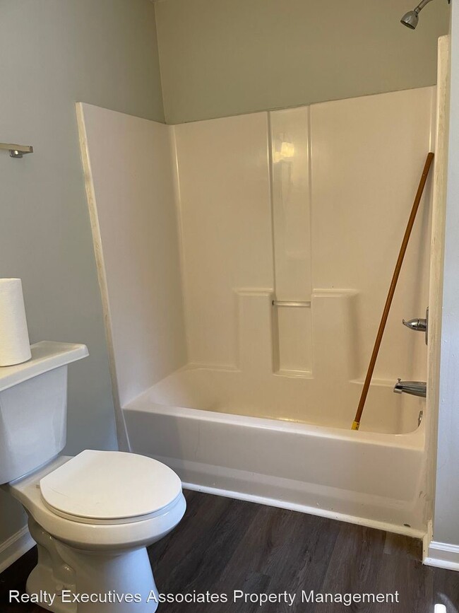 Building Photo - 5 br, 2 bath House - 4416 McDonald Road