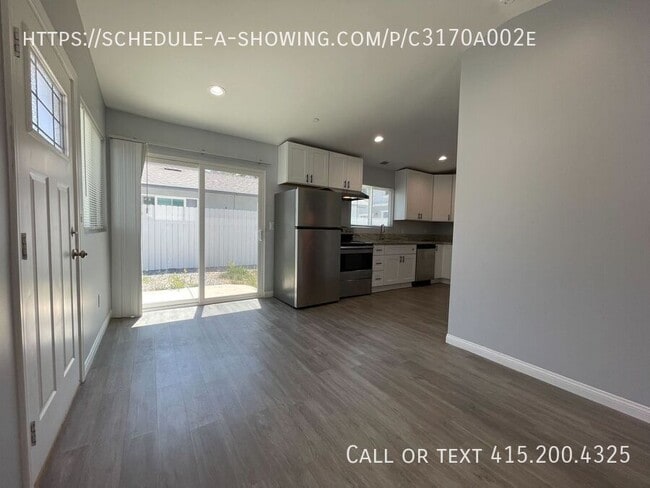 Building Photo - 1077 Greenfield Dr