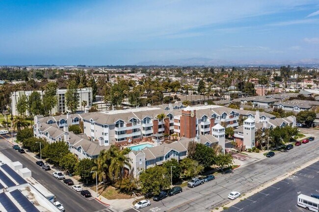 Foto del edificio - Remodeled Condo in Central Oxnard Gated Community!