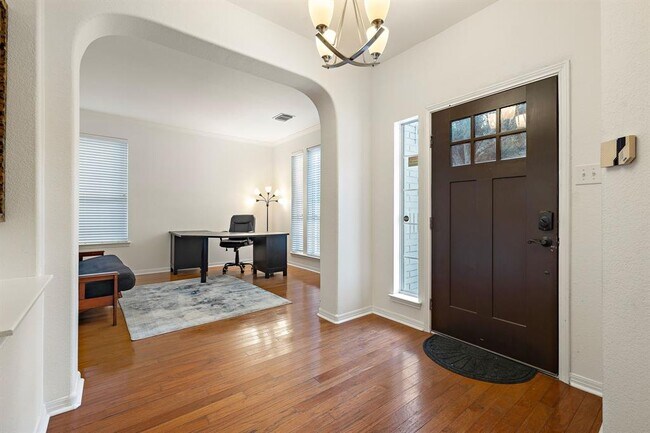 Building Photo - 13039 Scofield Farms Dr