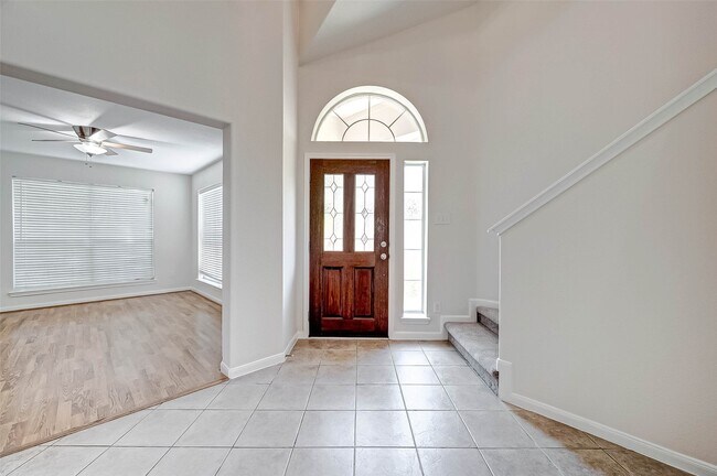 Foto del edificio - 5127 Birch Manor Ln