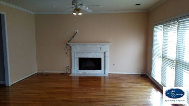 Foto del edificio - 1550 Highland Oaks Way