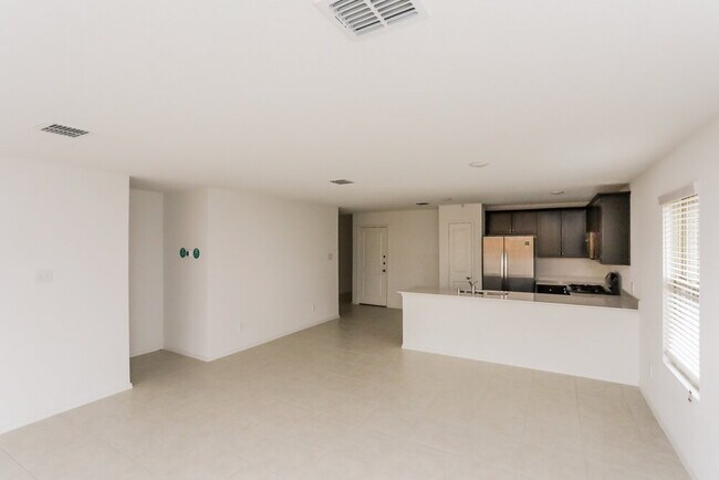 Foto del edificio - 1017 Crestview Dr