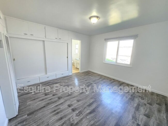 Building Photo - 808 Palm Dr