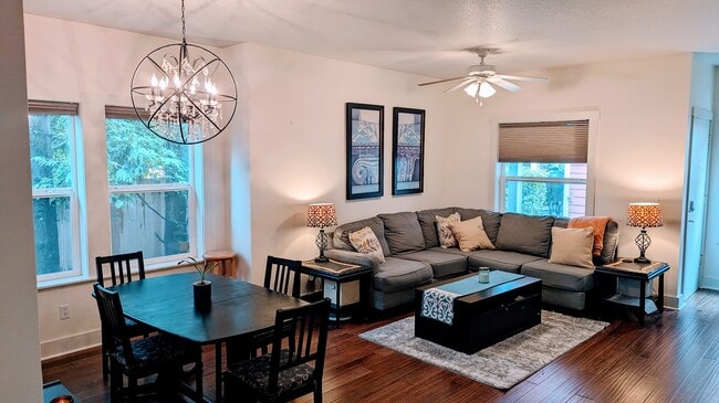 Living room (unfurnished) - 4751 NE Prescott St Townhome