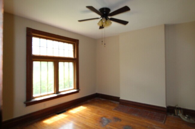 Foto del edificio - Muir - 308-308 1/2 Wilber Ave