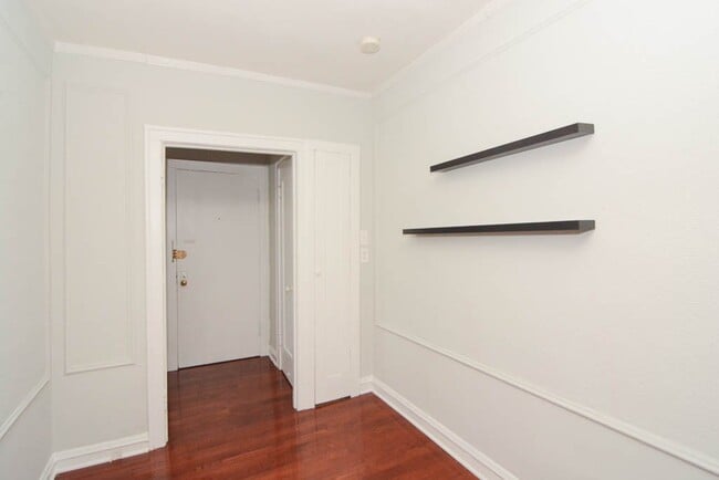 Foto del edificio - 549.5 W Surf St