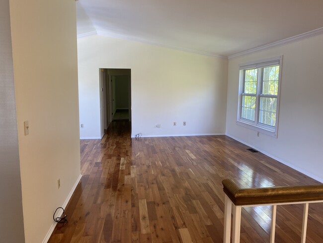 Building Photo - 42215 Pellston Dr