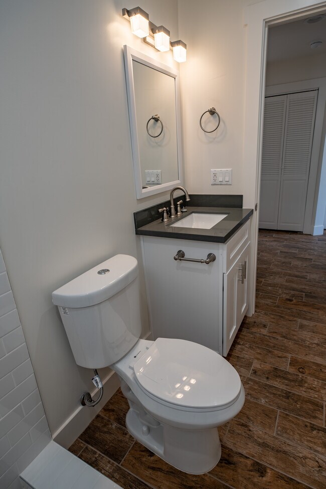 Foto del edificio - 1420 W 28th St