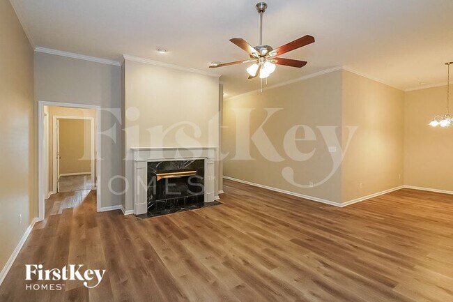 Foto del edificio - 339 Bayhill Dr