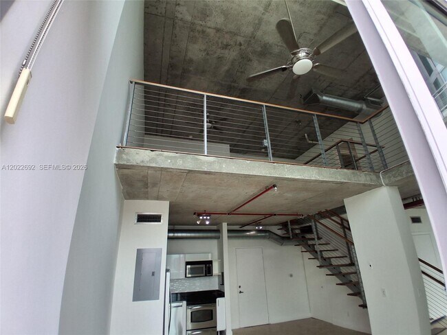 Foto del edificio - 690 SW 1st Ct
