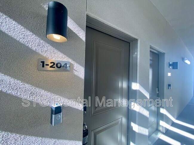 Foto del edificio - 5801 S Garnet Dr