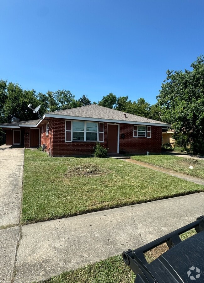 Building Photo - 8741 Dinkins St