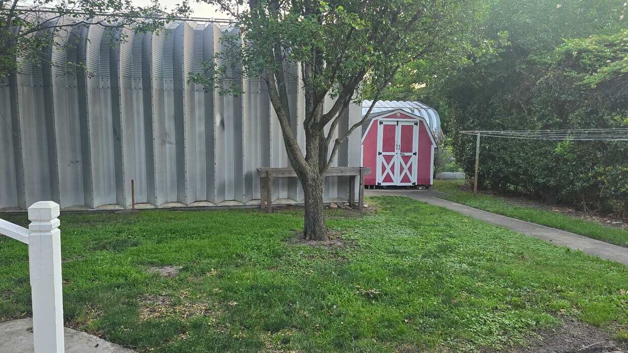 Foto del edificio - 411 Big Bethel Rd