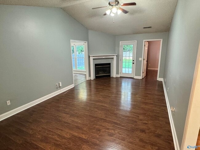 Building Photo - 235 Shadowbrook Ln NE