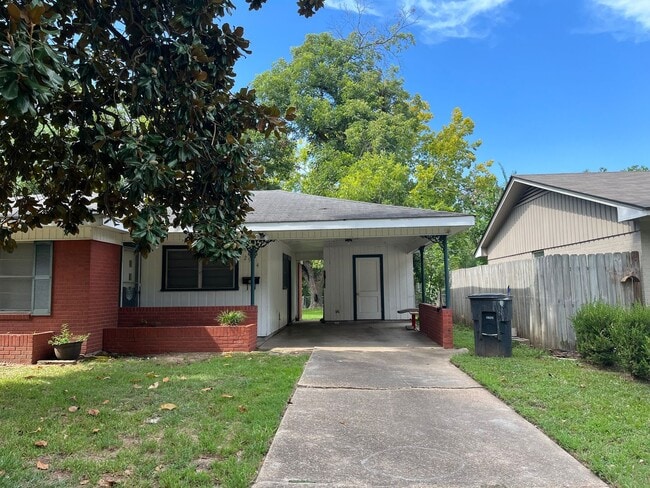 Building Photo - Close to Youree-Shreve Island-The Duck Pond