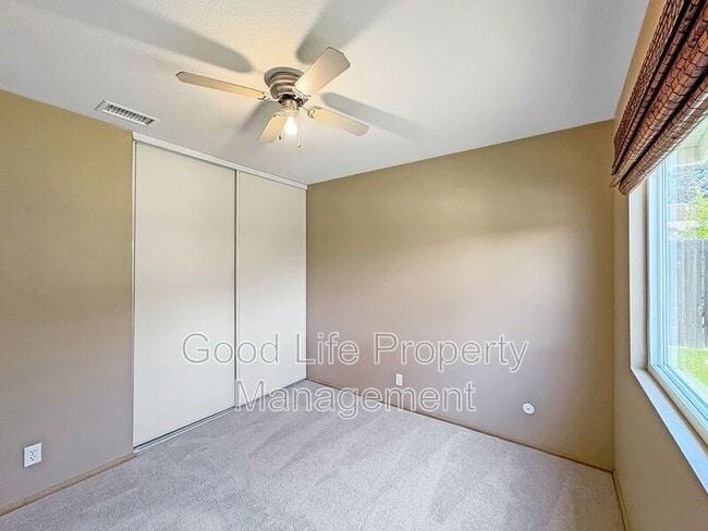 Building Photo - 1429 Esperanza Way