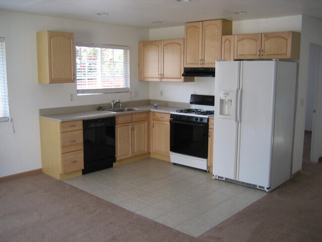 Foto del edificio - 26641 Eldridge Ave