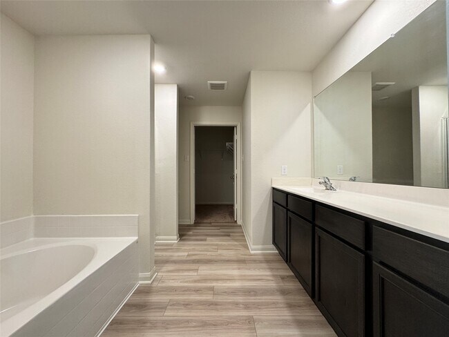 Foto del edificio - 7922 Vacek Meadows Loop