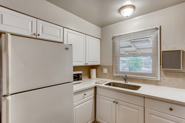 Building Photo - 8044 SW Oleson Rd