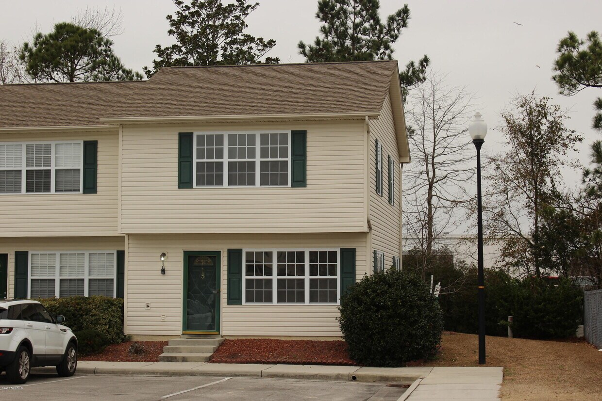 15 Pirates Cove Dr, Swansboro, NC 28584 Townhome Rentals in Swansboro NC