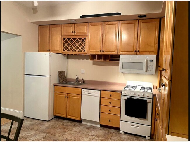 Cocina - 6 Railroad Ave