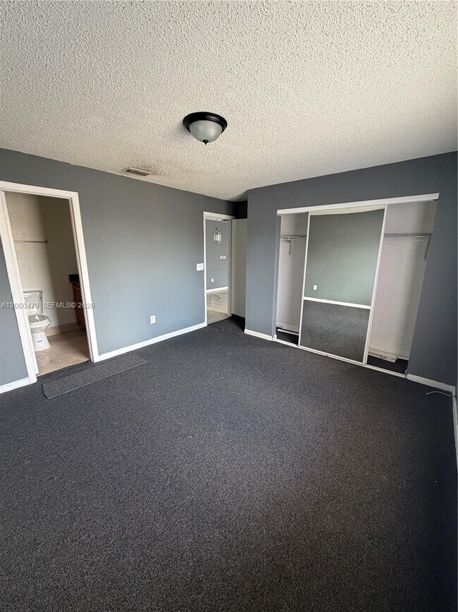 Foto del edificio - 18602 NW 46th Ave