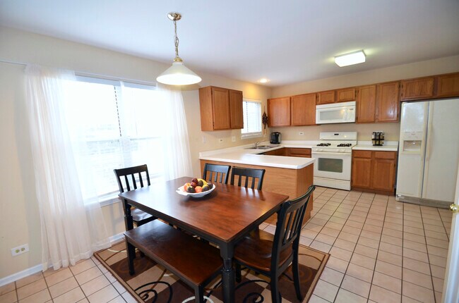 Building Photo - 6268 Eagle Ridge Dr