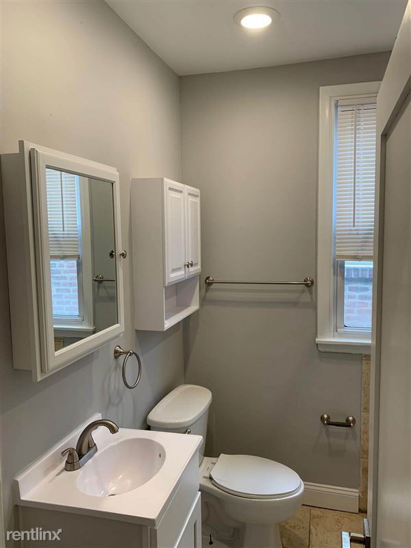 Building Photo - Walnut Park (400 W Walnut Ln)