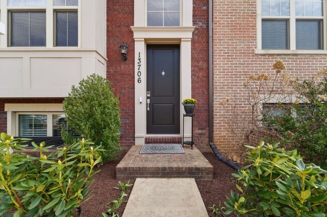 Building Photo - 13706 Petrel St