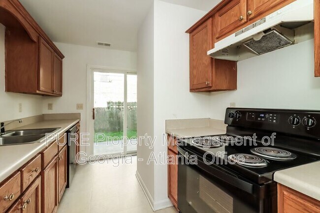 Foto del edificio - 1702 Stonehaven Cir