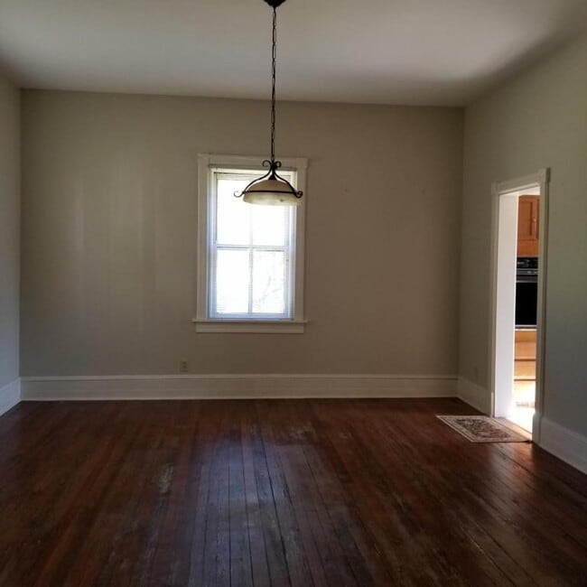 Foto del edificio - 2424 Birch Ave