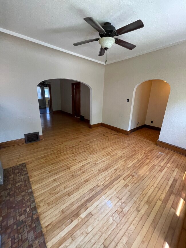 Foto del edificio - 3235 S Indiana Ave