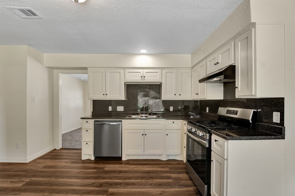 Foto principal - 2505 Dewberry Ln