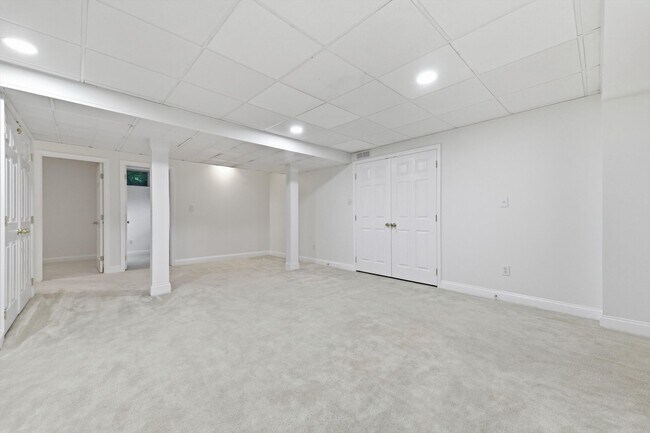 Foto del edificio - 17545 Hardy Rd